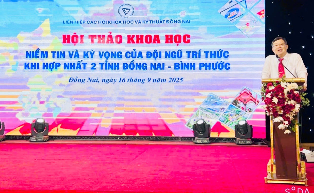 hoi thao 1.jpg
