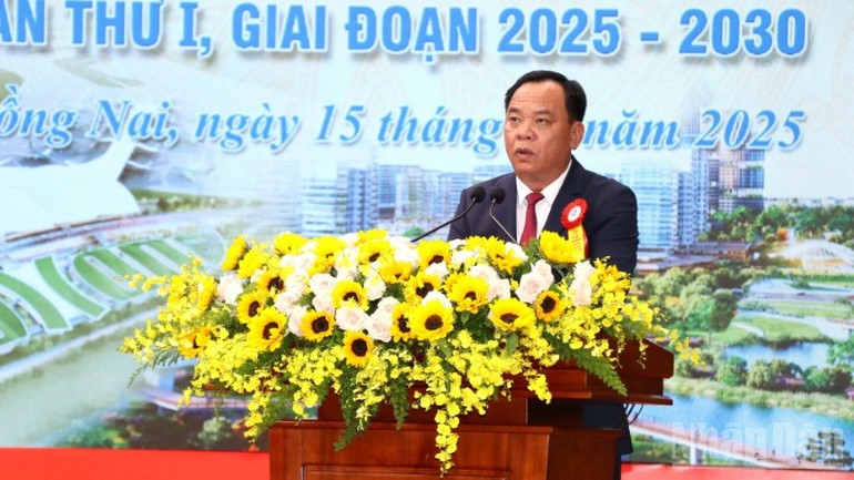 tan duc.jpg