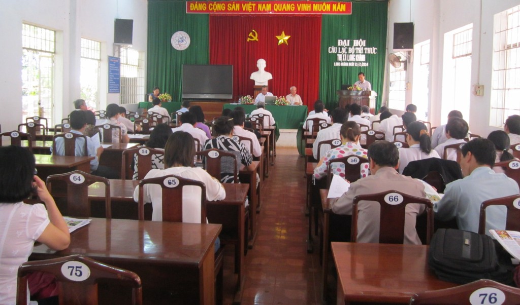 Câu lạc bộ Trí thức Thị xã Long Khách đã tổ chức Đại.jpg