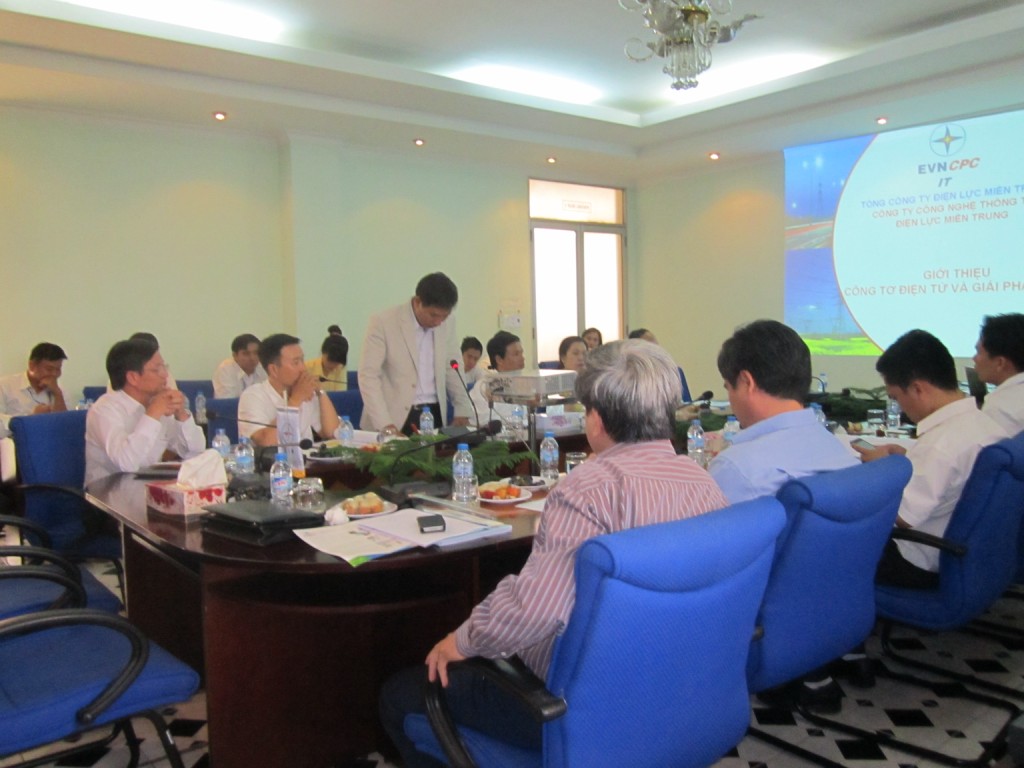 Công tơ điện tử có tính năng đọc chỉ số bằng sóng vô tuyến .jpg