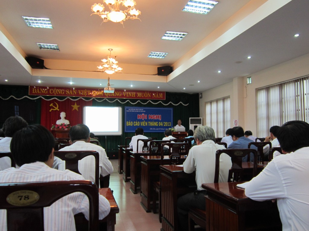 Hội nghị Báo cáo viên thánghhh 4.jpg