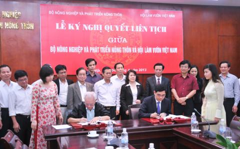 Ký Nghị quyết liên tịch giữa Bộ NN.doc