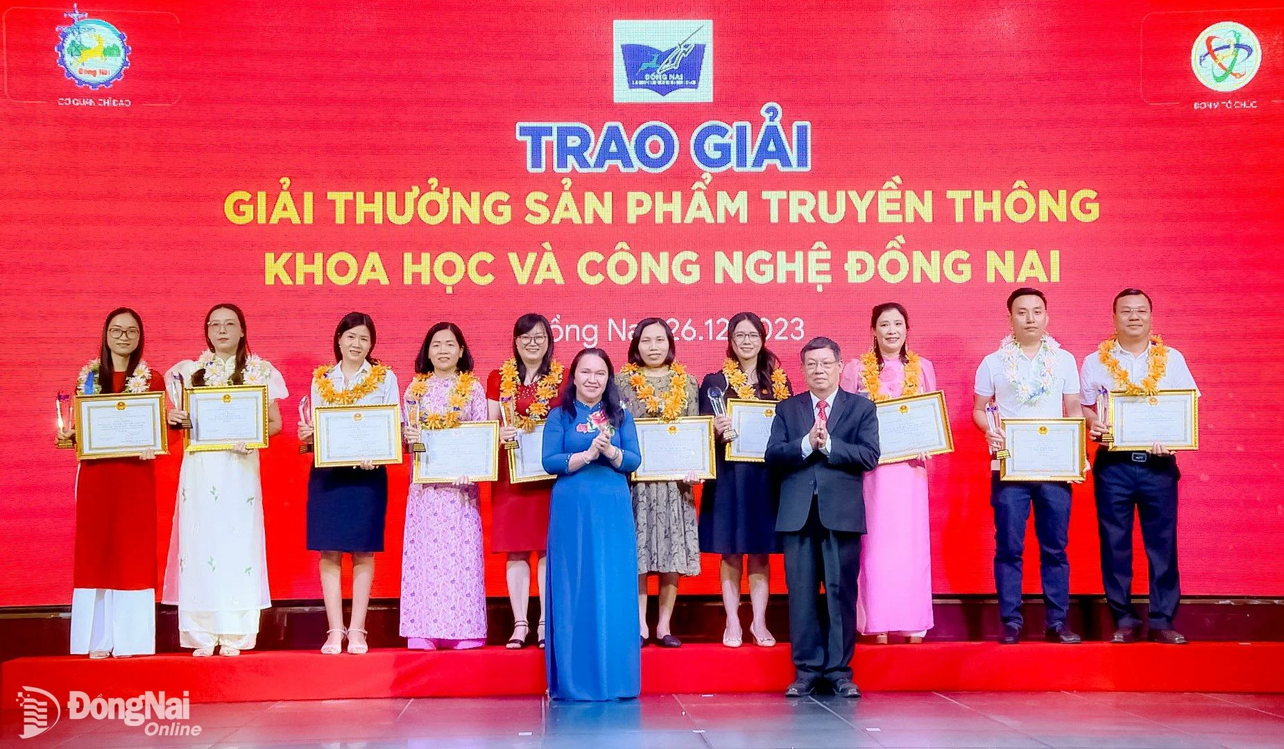 Trao giải So KHCN2 .jpg