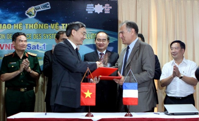 Việt Nam đã hoàn toàn làm chủ công nghệ vệ tinh nhỏ thông qua VNREDSat -1 (2).jpg