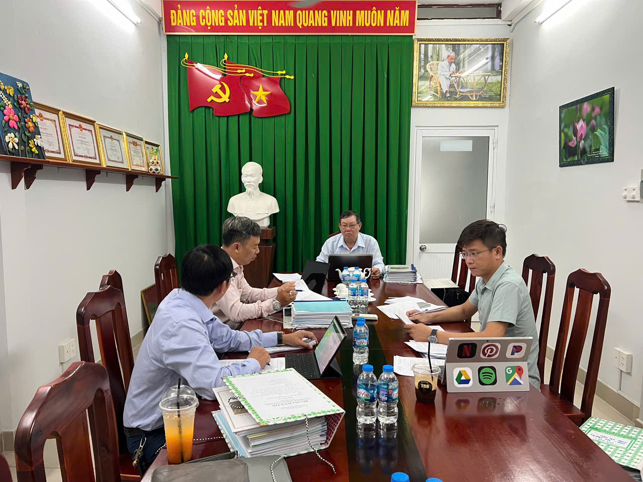 anh 1 hội đồng 2 chấm 60 giải pháp.jpg