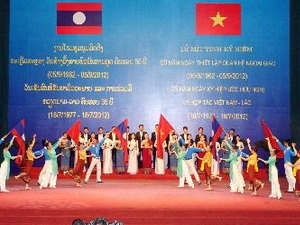 quan he viet nam lao.jpg