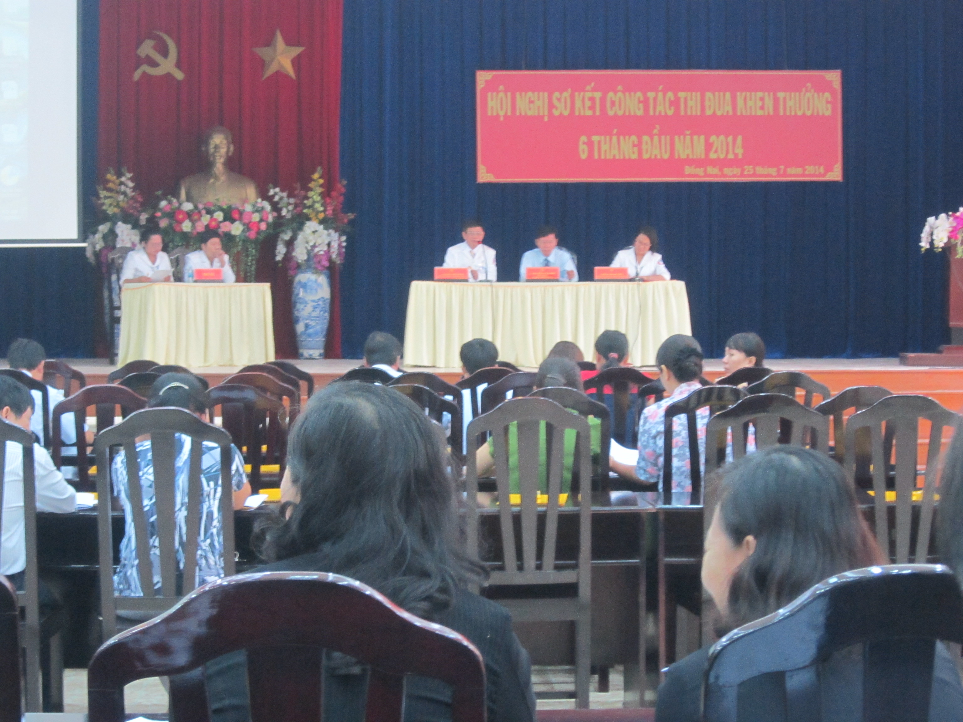 thi dua khen thuong.JPG