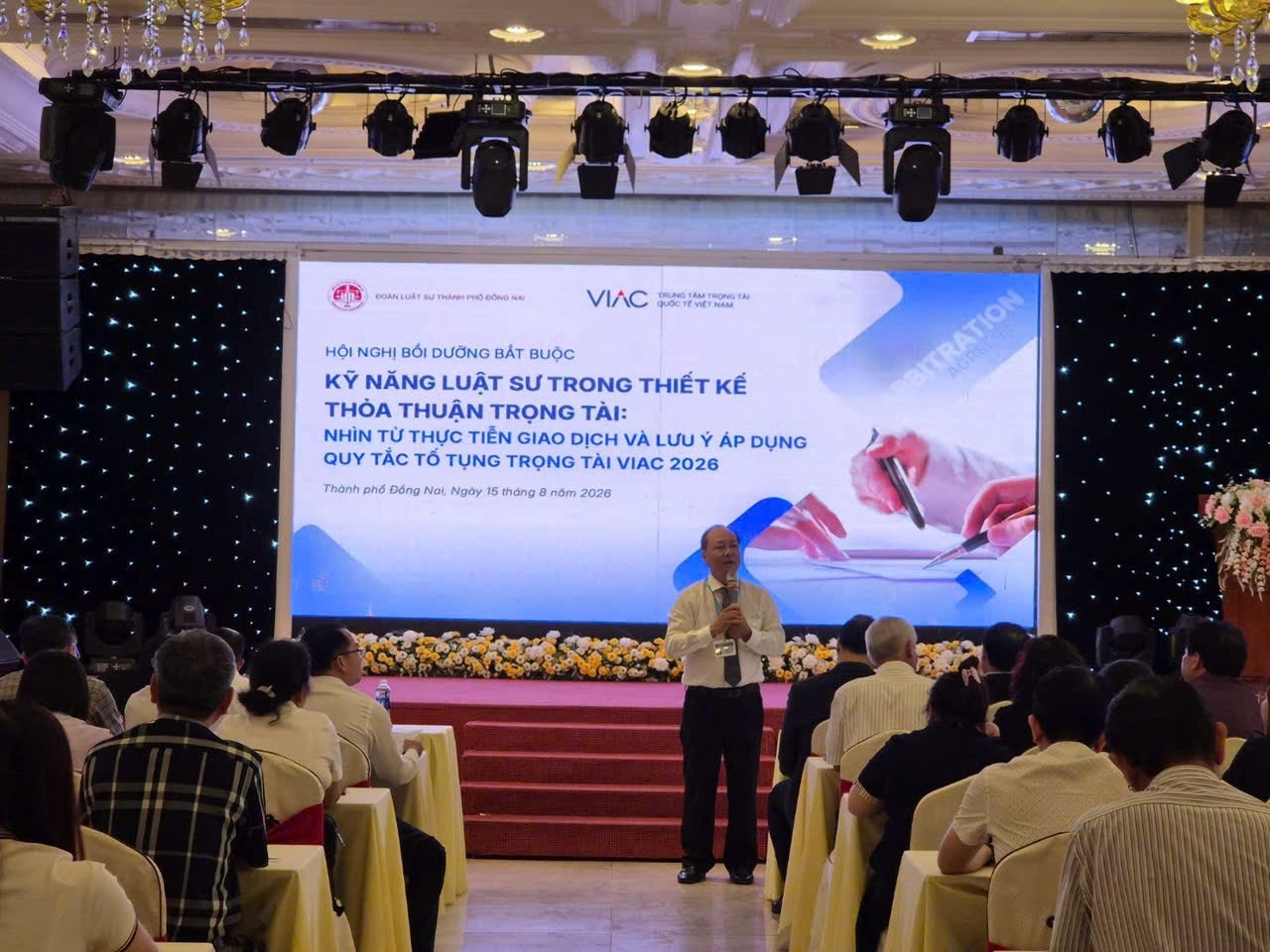 Ông Lê Quang Y – Chủ nhiệm Đoàn Luật sư thành phố Đồng Nai phát biểu khai mạc hội nghị