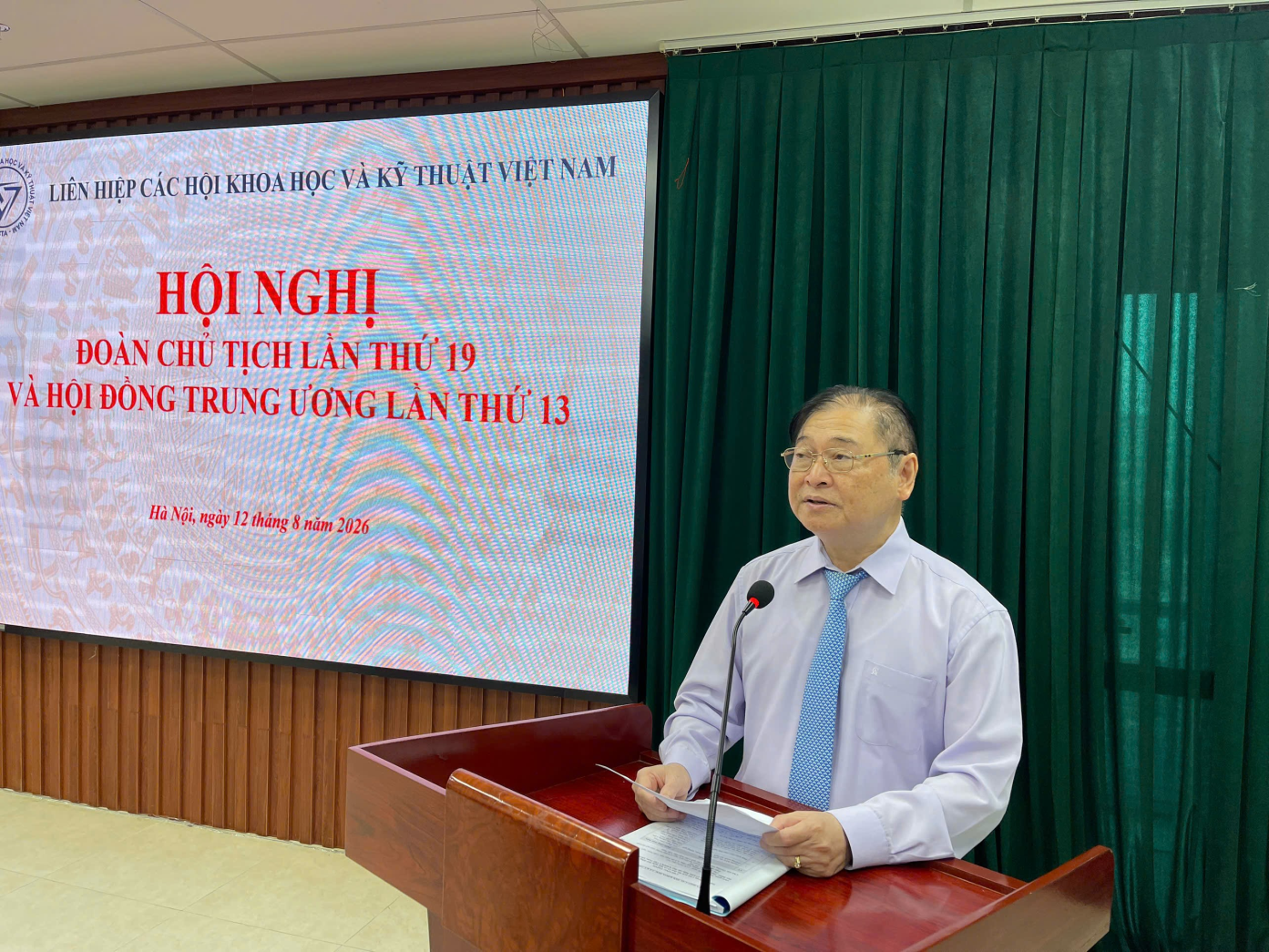 Chủ tịch Liên hiệp Hội Việt Nam Phan Xuân Dũng phát biểu khai mạc hội nghị