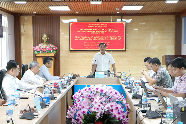 Phó Giám đốc Sở KH&CN Nguyễn Thanh Phong phát biểu tại cuộc họp.